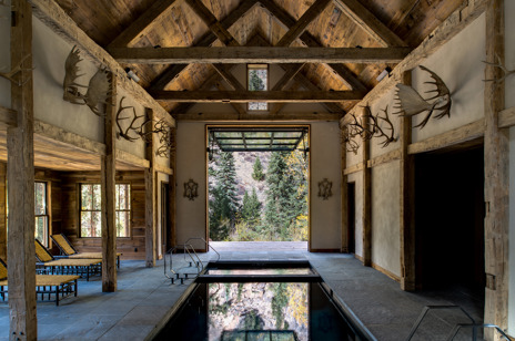 The bathhouse at Taylor River Lodge